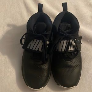 Youth 6.5 Nike basketball shoe
